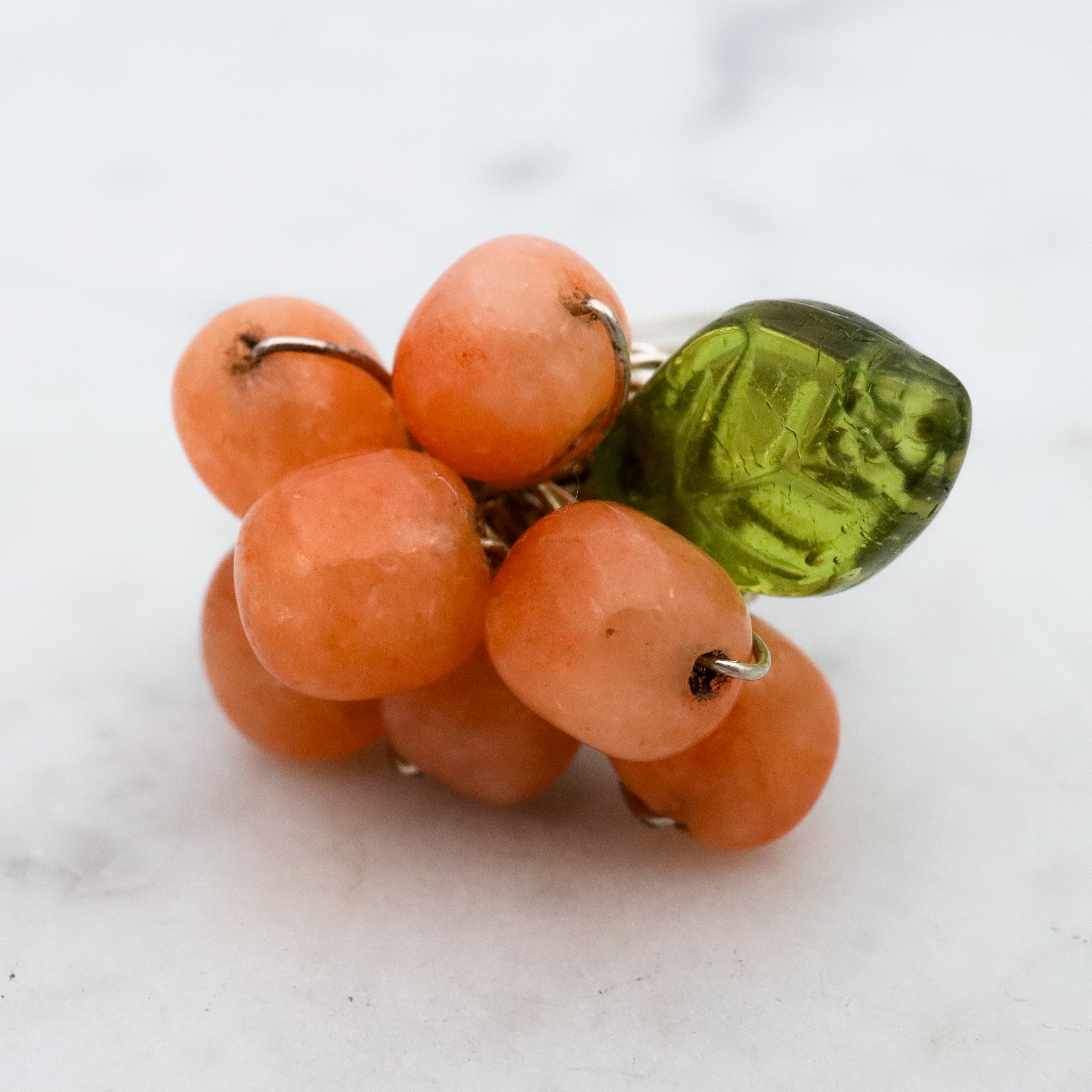 Vintage peach aventurine grape bunch ring w/wrapped sterling wire, size 6